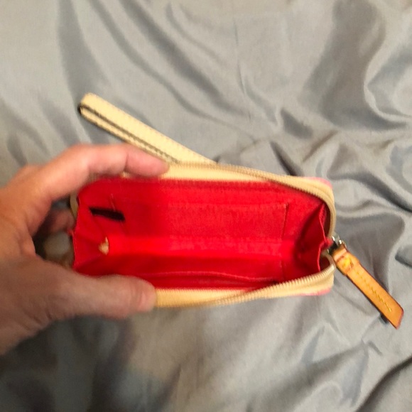 Dooney and Bourke east/west wristlet - Picture 3 of 3